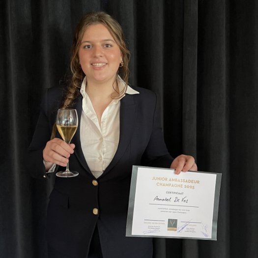 Annabel De Vos is de nieuwe Junior Champagne Sommelier / Foto Bureau du Champagne Benelux