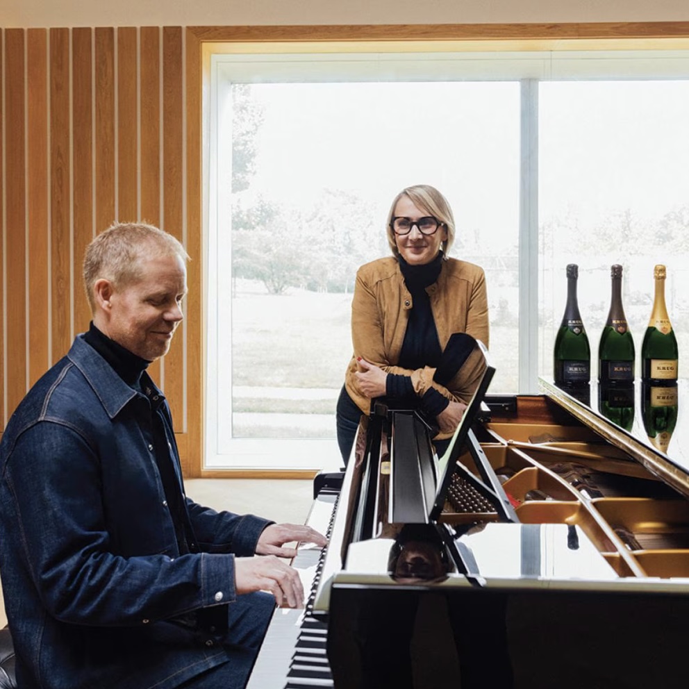 Max Richter aan de vleugelpiano bij het Maison Krug /  foto Maison Krug